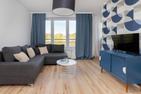 Retro Style Apartment with Balcony near the Forest by Noclegi Renters